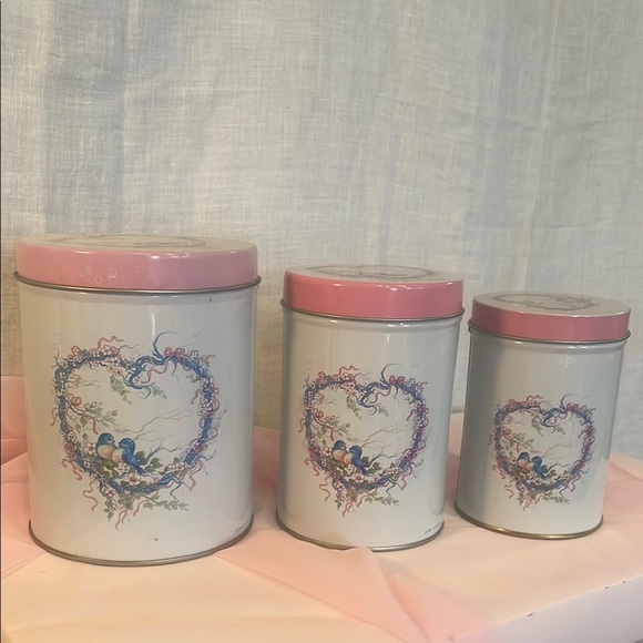 Vintage Floral Heart Tin Canister Set - Picture 1 of 2